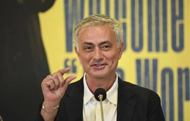 Foto - Okan Buruk istedi, Mourinho alıyor! Fenerbahçe'den Galatasaray'a yılın çalımı...