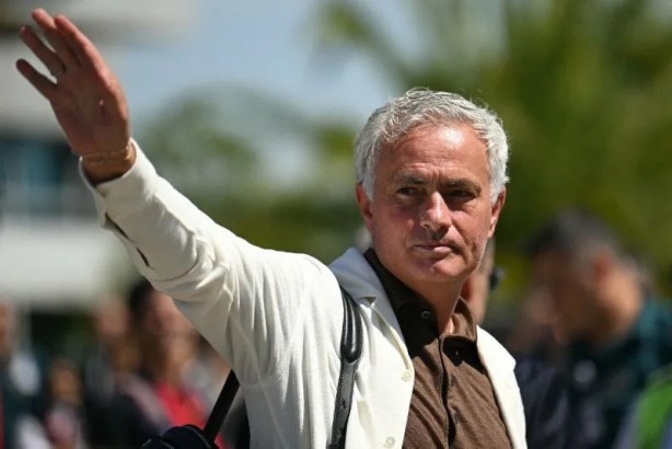 Foto - Okan Buruk istedi, Mourinho alıyor! Fenerbahçe'den Galatasaray'a yılın çalımı...