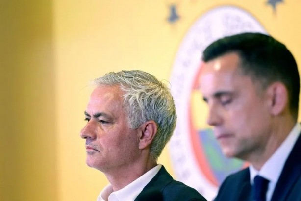 Foto - Okan Buruk istedi, Mourinho alıyor! Fenerbahçe'den Galatasaray'a yılın çalımı...