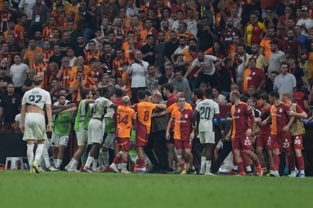 Foto - Okan Buruk sonunda patladı: Galatasaray’ı sallayacak gelişme mi? Rezaletin tek sorumlusu deyip bombayı patlattı: 