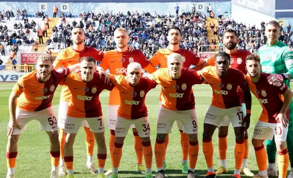 Foto - Okan Buruk yüzüne bakmıyordu! Ziyech bu kez kafaları karıştı: Şaşkına çeviren gelişme!