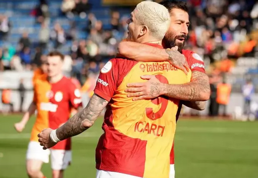 Foto - Okan Buruk yüzüne bakmıyordu! Ziyech bu kez kafaları karıştı: Şaşkına çeviren gelişme!