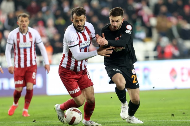 Foto - Okan Buruk'tan sürpriz karar! Görücüye mi çıkacak! Peş peşe kritik kararlar Prag öncesi… O oyuncu için fırsat doğdu...