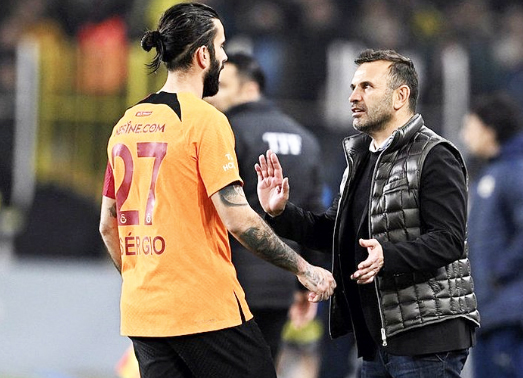 Foto - Okan Buruk'tan sürpriz tercih! Galatasaray ne yaptı...
