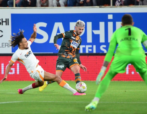 Okan Buruk'tan sürpriz tercih! Galatasaray ne yaptı...