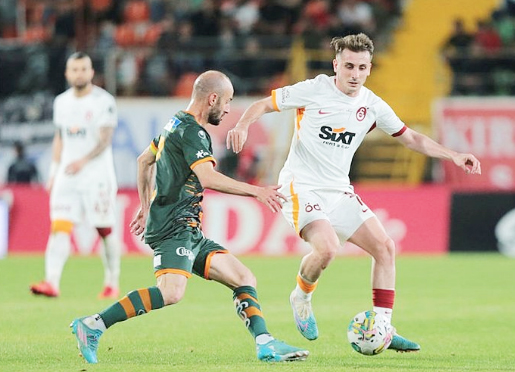 Foto - Okan Buruk'tan sürpriz tercih! Galatasaray ne yaptı...