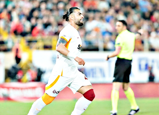 Foto - Okan Buruk'tan sürpriz tercih! Galatasaray ne yaptı...