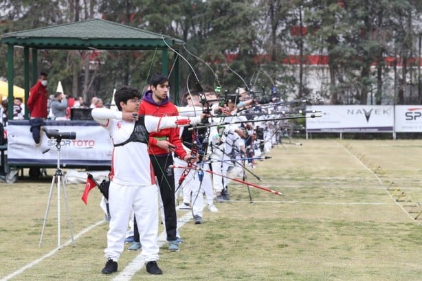 Okçulukta Türkiye Kupası 1. ayak yarışması, Antalya'da başladı