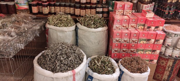 Foto - Öksürüğü geçmeyen soluğu aktarda alıyor! Bir de bunu deneyin