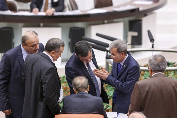 Foto - Oktay Vural'ın İdris Baluken'e bakışları dikkat çekti
