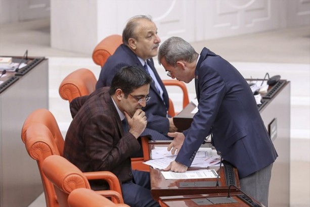 Foto - Oktay Vural'ın İdris Baluken'e bakışları dikkat çekti