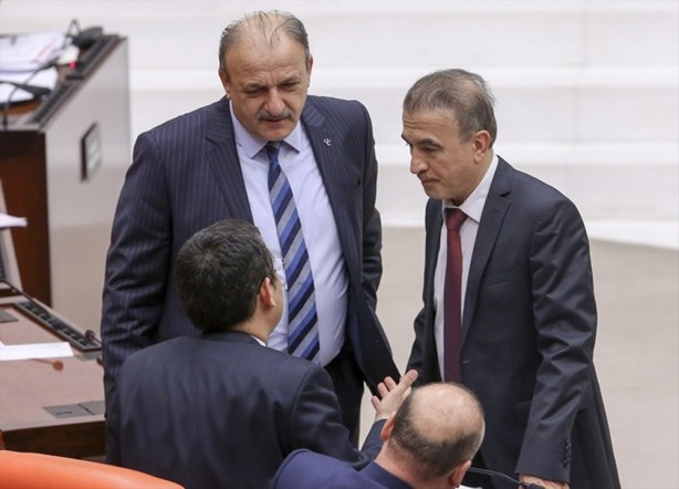Foto - Oktay Vural'ın İdris Baluken'e bakışları dikkat çekti