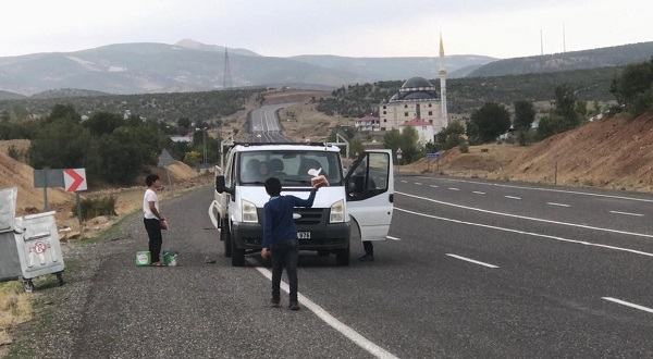 Foto - Okul harçlıklarını alıçla çıkarıyorlar