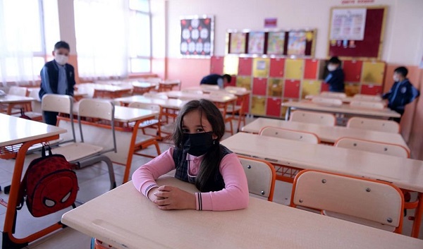 Foto - Okul kayıt ücreti var mı 2022 | Okullara kayıt sırasında ücret vermek zorunlu mu? 