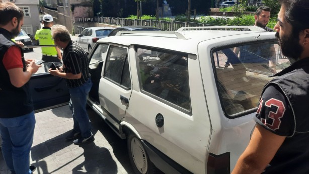 Foto - Okul önlerinde asayiş uygulaması! Araçlar didik didik arandı