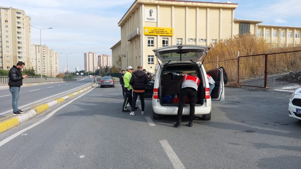 Foto - Okul önlerinde sıkı denetim
