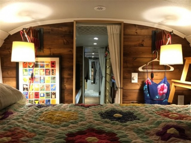 Okul servisini eve dönüştürdüler