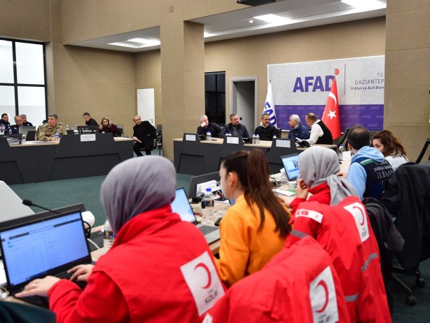 Okullar ne zaman açılacak? Bakan Özer ‘Bir karar daha aldık’ diyerek duyurdu!