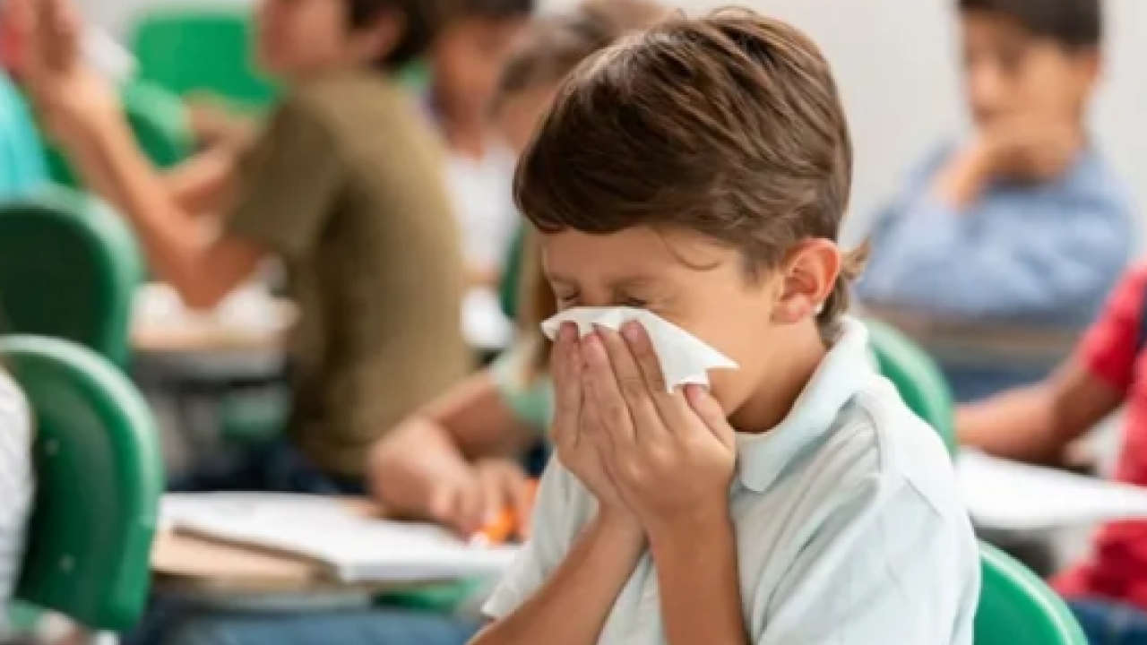 Okullarda hızla yayılmaya başladı! Hastanelerde doluluk oranı zirve yaptı