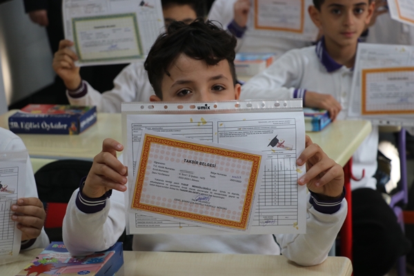 Foto - Okullarda karne heyecanı