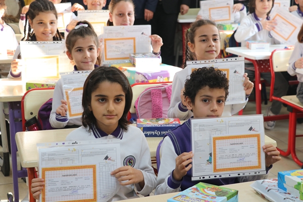 Foto - Okullarda karne heyecanı