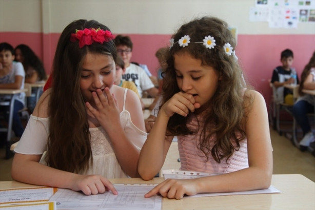 Foto - Okullarda karne heyecanı