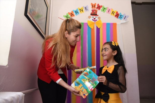 Foto - Okullarda karne heyecanı