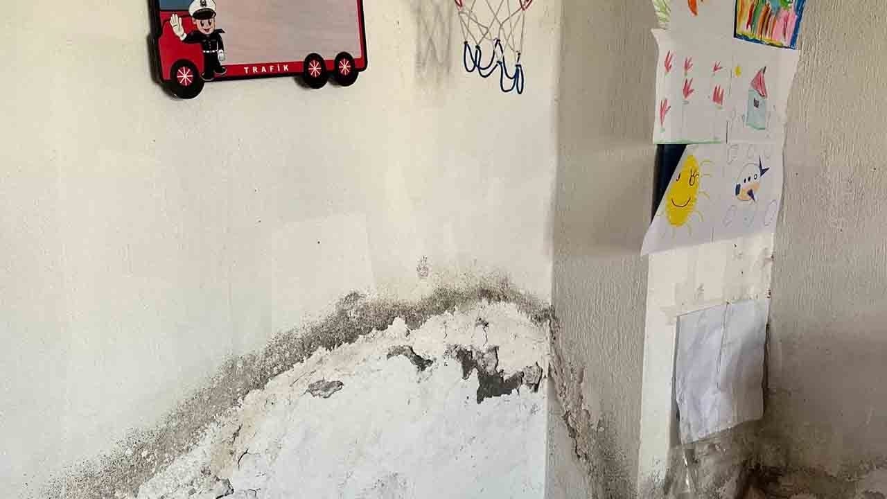 Foto - Okulu baştan sona yenilediler: Tiyatro yalancı restorasyon gerçek
