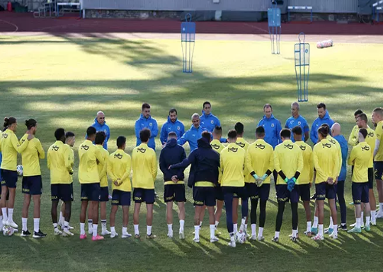 Foto - Okuyunca çok şaşıracaksınız! Dzeko gelince ona yer kalmadı: Fenerbahçe'de yaprak dökümü...