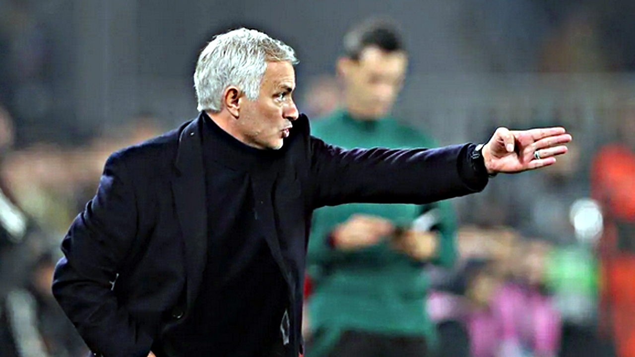Foto - Olası o tehlikeye karşı düşünülmüştü ama Mourinho yine yıkıldı resmen…