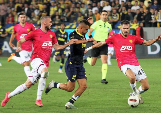 Foto - Olay futbolcu teklifi: Fenerbahçe'ye yeni 6 numara! Kanarya sağ gösterip sol vuracak