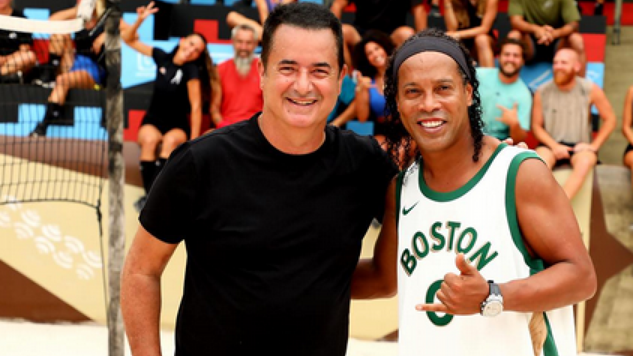 Olay hamleyi Acun Yaptı: Ronaldinho'nun oğlu Hull City'ye transfer oldu: Boşuna Survivor’a gelmemiş…