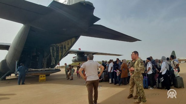 Foto - Olay iddia! Sudan ordusu: Türk uçağını RSF güçleri vurdu! HDK saldırmakla suçladı! Türkiye'den açıklama