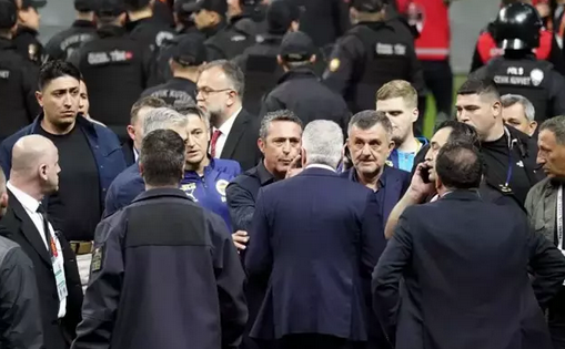 Foto - Olaylı derbi soruşturmasında yeni gelişme! Ali Koç neden sahaya indiğini açıkladı: Soruşturma başlatılmıştı: Kriz fışkırmıştı o gün…