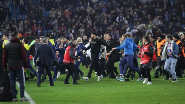 Foto - Olaylı Trabzonspor-Fenerbahçe maçıyla ilgili son dakika gelişmesi! Tüm Türkiye’ye az önce duyuruldu