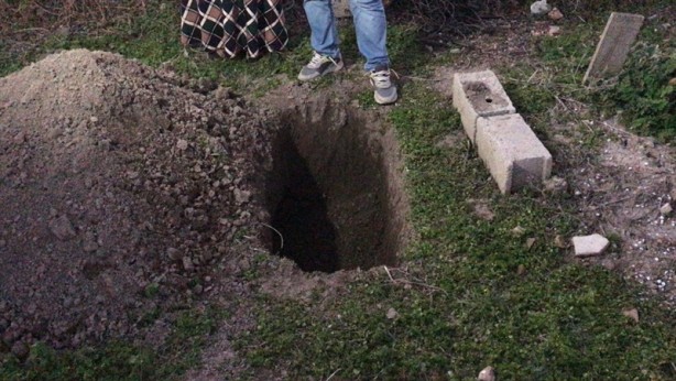 Foto - Öldü sanılan bebek ağlamaya başlayınca gömülmekten kurtuldu