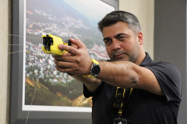 Öldürmeden etkisiz hale getiriyor... "TASER-7" Türkiye'de!