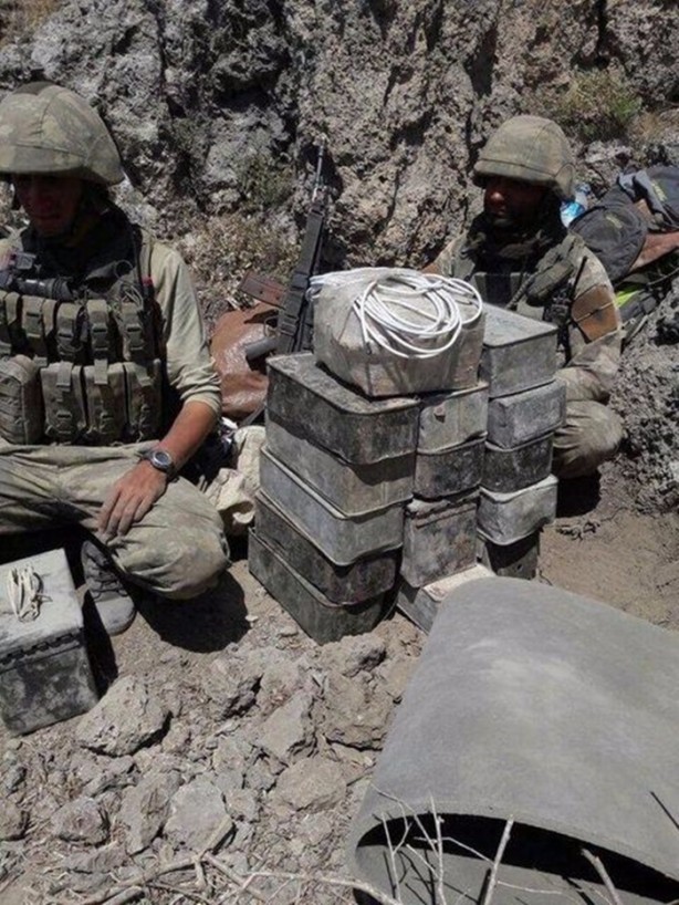 Foto - Öldürülen teröristlerin ceplerinden çıktı!