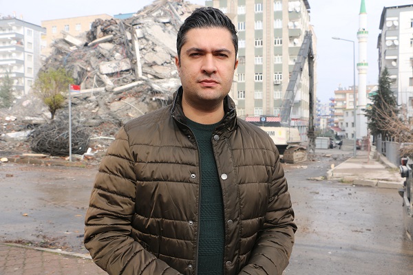 Foto - Ölen polis, yapay zekayla konuştu