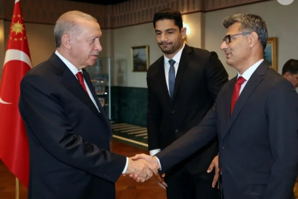 Olimpiyatta derece almışlardı! Erdoğan sporcu askerleri ağırladı