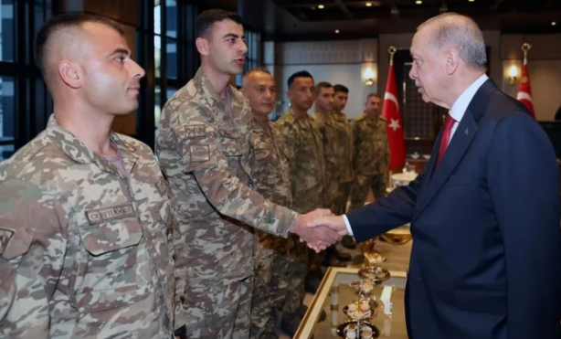 Foto - Olimpiyatta derece almışlardı! Erdoğan sporcu askerleri ağırladı