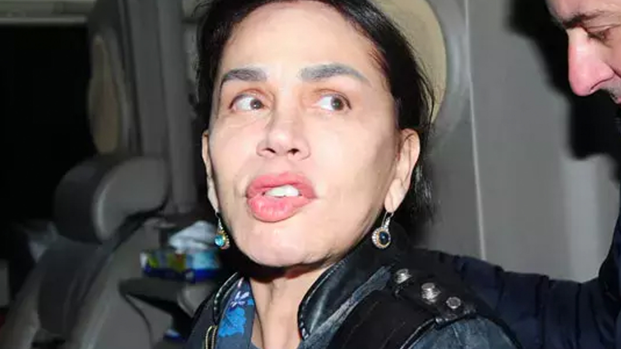 Foto - Olmaz olsun sizin gibi ikiyüzlü şarkıcı tayfası: Sezen Aksu’dan Saraçhane’deki olaylara at gözlüğüyle bakış!