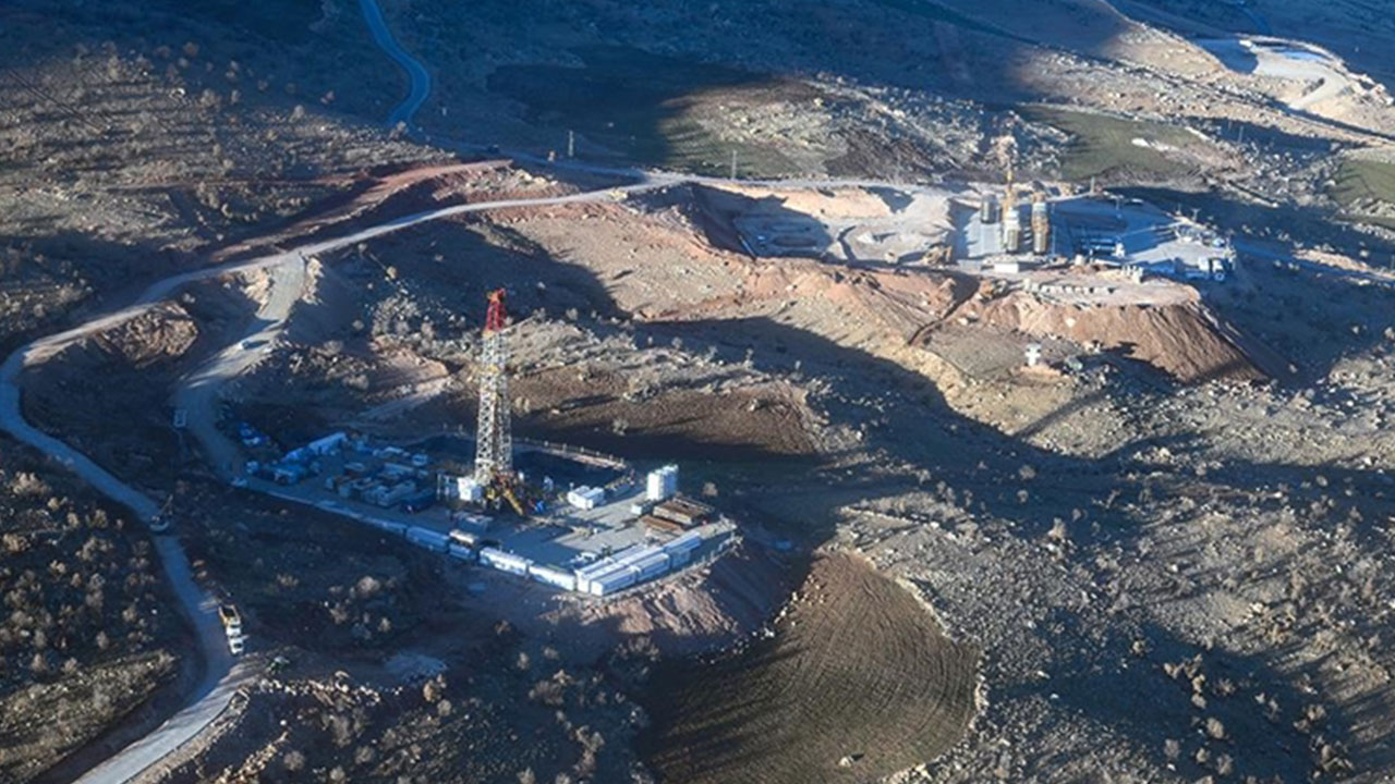 Foto - Oluk oluk petrol akıyor! Türkiye resmen hazine buldu