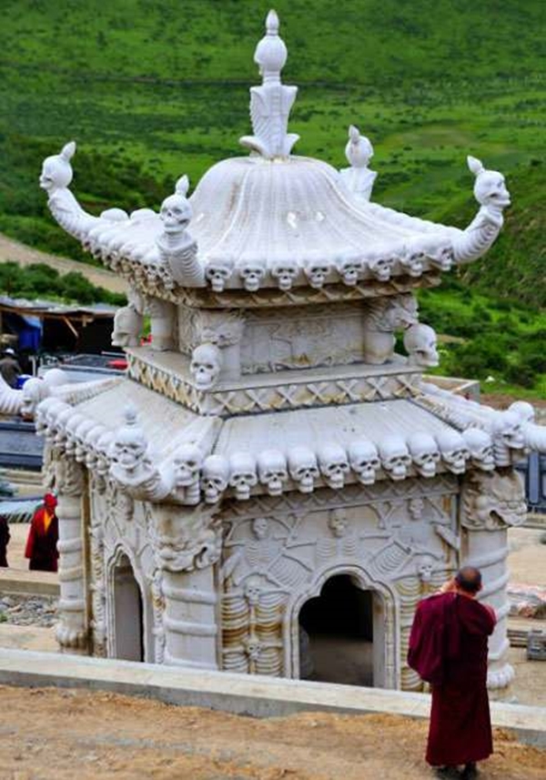 Foto - Ölülerine öyle bir şey yapıyorlar ki!