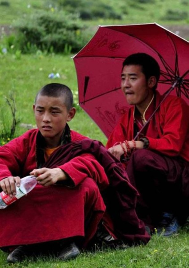 Foto - Ölülerini akbabalara yediriyorlar