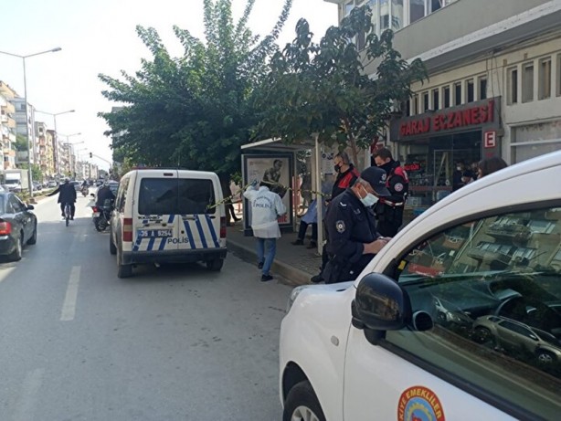 Foto - Ölüm durakta yakaladı! Minibüs bekleyen adam durakta can verdi