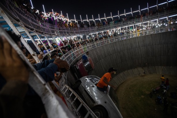 Foto - Ölümle burun buruna geliyorlar! 'Ölüm parkuru' yürekleri ağza getirdi