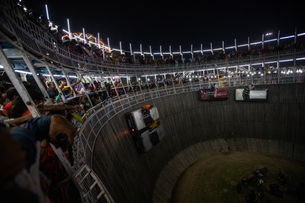 Foto - Ölümle burun buruna geliyorlar! 'Ölüm parkuru' yürekleri ağza getirdi