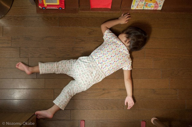 Foto - Olur olmadık yerlerde uyuyakalmış sevimli çocuklar