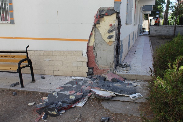 Foto - Ömrünü çürüterek güvensiz hale getiriyor | Binalardaki sinsi tehlikeye dikkat!